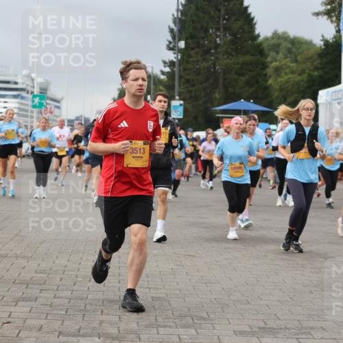 13.09.2026 - Kiel Lauf Andreas Tolksdorf http://msf.ph/oto/10414126 13.09.2026 10:05:01 Kiellinie 84, 38, 3513, 10996, 39, 3670 meine-sportfotos.de