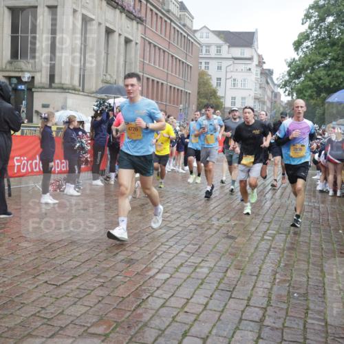 13.09.2026 - Kiel Lauf Yannick Fuchs http://msf.ph/oto/10414189 13.09.2026 10:45:59 Ziel 123, 550, 665, 1030, 1374, 1582, 1725, 2421, 3781, 3844, 5348, 5510, 5515, 5564, 6385, 6436, 6980, 7073, 7772, 8403, 8551, 8561, 8655, 8881, 9375, 9715, 9843, 10046, 10569, 10615, 10735, 10975, 11670, 11822, 12748, 360, 461, 499, 1012, 1015, 1065, 1180, 1229, 1267, 1484, 1537, 1682, 1725, 1752, 1969, 2563, 2599, 2836, 3075, 3182, 3347, 3608, 3749, 3807, 4151, 4536, 4586, 4699, 4726, 5072, 5205, 5278, 5957, 6269, 6406, 7503, 7889, 8203, 8282, 8442, 8731, 8816, 498, 9207 meine-sportfotos.de