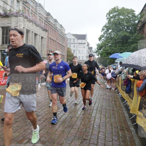 13.09.2026 - Kiel Lauf Yannick Fuchs http://msf.ph/oto/10414211 13.09.2026 10:46:01 Ziel 123, 498, 550, 665, 1030, 1374, 1582, 2421, 3781, 3844, 5348, 5510, 5515, 5564, 6385, 6436, 6980, 7073, 7772, 8403, 8551, 8561, 8655, 8881, 9207, 9375, 9715, 9843, 10046, 10050, 10569, 10615, 10735, 10809, 10975, 11670, 11822, 12748, 360, 461, 499, 1015, 1065, 1180, 1229, 1484, 1537, 1682, 1725, 1752, 1969, 2421, 2563, 2599, 2836, 3075, 3182, 3347, 3608, 3749, 3807, 4151, 4536, 4586, 4699, 4726, 5072, 5205, 5278, 5957, 6269, 6406, 7503, 7889, 8203, 8282, 8442, 8731, 8816 meine-sportfotos.de
