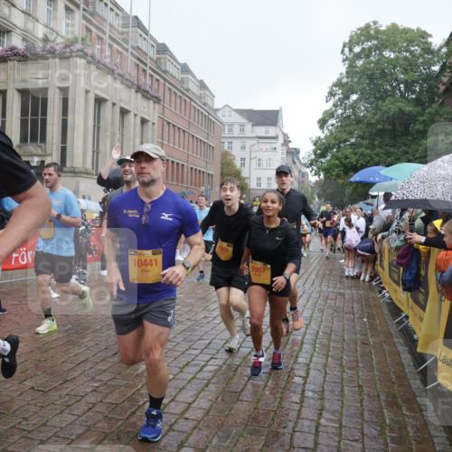 13.09.2026 - Kiel Lauf Yannick Fuchs http://msf.ph/oto/10414215 13.09.2026 10:46:02 Ziel 123, 272, 498, 550, 665, 1030, 1374, 1582, 3781, 3844, 5348, 5510, 5515, 5564, 6385, 6436, 6980, 7073, 7772, 7939, 8403, 8551, 8561, 8655, 8881, 9207, 9375, 9715, 9843, 10046, 10050, 10569, 10615, 10735, 10809, 10975, 11670, 11822, 12748, 123, 360, 461, 499, 1015, 1065, 1180, 1229, 1484, 1537, 1682, 1725, 1752, 1969, 2421, 2563, 2599, 3075, 3182, 3347, 3608, 3749, 3807, 4151, 4536, 4586, 4699, 5072, 5205, 5278, 5957, 6269, 6406, 7503, 7889, 8203, 8282, 8442, 8731, 8816 meine-sportfotos.de
