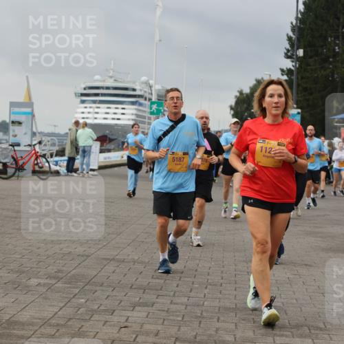 13.09.2026 - Kiel Lauf Andreas Tolksdorf http://msf.ph/oto/10414228 13.09.2026 10:05:11 Kiellinie 5187, 39, 1122, 3196, 9806, 110 meine-sportfotos.de