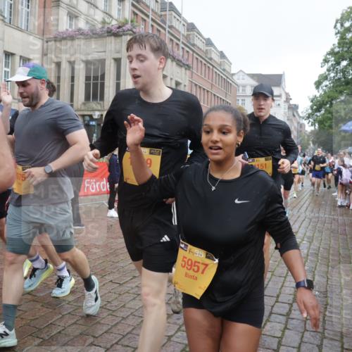 13.09.2026 - Kiel Lauf Yannick Fuchs http://msf.ph/oto/10414234 13.09.2026 10:46:03 Ziel 272, 498, 550, 665, 1030, 1374, 1582, 3781, 3844, 5348, 5510, 5515, 5564, 6385, 6436, 6980, 7073, 7772, 7939, 8403, 8551, 8561, 8655, 8881, 9207, 9375, 9715, 9843, 10046, 10050, 10569, 10615, 10735, 10809, 10975, 11670, 11822, 12748, 123, 360, 461, 499, 1015, 1065, 1180, 1229, 1484, 1537, 1682, 1725, 1752, 1969, 2421, 2563, 2599, 3075, 3182, 3347, 3608, 3749, 3807, 4151, 4586, 4699, 5072, 5205, 5278, 5957, 6269, 6406, 7503, 7889, 8203, 8282, 8442, 8731, 8816, 6269 meine-sportfotos.de