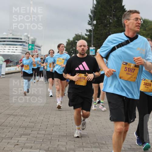 13.09.2026 - Kiel Lauf Andreas Tolksdorf http://msf.ph/oto/10414261 13.09.2026 10:05:13 Kiellinie 381, 078, 5187, 38, 3828, 475 meine-sportfotos.de