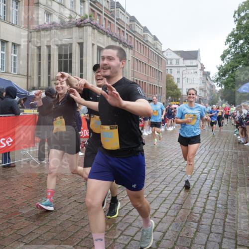13.09.2026 - Kiel Lauf Yannick Fuchs http://msf.ph/oto/10414317 13.09.2026 10:46:08 Ziel 272, 498, 550, 665, 1030, 1374, 1582, 3422, 3781, 3844, 5017, 5348, 5510, 5515, 5564, 6385, 6436, 6980, 7073, 7241, 7772, 7939, 8310, 8403, 8551, 8561, 8881, 9207, 9375, 9715, 10050, 10615, 10735, 10809, 10975, 11670, 11822, 12077, 12306, 12481, 123, 360, 499, 1015, 1065, 1180, 1229, 1484, 1537, 1682, 1725, 1752, 2421, 2563, 3182, 3347, 3608, 3749, 3807, 4586, 5072, 5205, 5278, 6406, 7503, 7889, 8203, 8282, 8442, 8655, 8731, 8816, 6269 meine-sportfotos.de