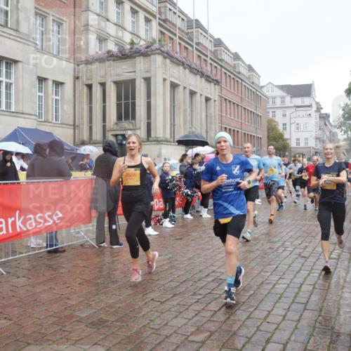 13.09.2026 - Kiel Lauf Yannick Fuchs http://msf.ph/oto/10414375 13.09.2026 10:46:12 Ziel 272, 498, 550, 665, 1013, 1030, 1374, 1582, 2448, 2776, 3422, 4397, 4516, 5017, 5348, 5421, 5510, 5515, 5564, 6436, 6980, 7044, 7241, 7772, 7840, 7939, 8310, 8561, 9207, 9361, 9715, 10050, 10615, 10699, 10809, 10975, 11642, 12077, 12306, 12481, 123, 499, 665, 1015, 1065, 1229, 1484, 1537, 1725, 1752, 2421, 2563, 3347, 3608, 3781, 3807, 3844, 4586, 5072, 5205, 5278, 5348, 5564, 6385, 7073, 7503, 7889, 8203, 8282, 8403, 8442, 8551, 8655, 8731, 8816, 8881, 9375, 6269 meine-sportfotos.de