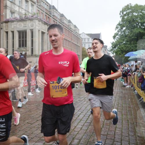 13.09.2026 - Kiel Lauf Yannick Fuchs http://msf.ph/oto/10414449 13.09.2026 10:46:16 Ziel 272, 1013, 2448, 2776, 3422, 4331, 4397, 4516, 5017, 5421, 7044, 7241, 7840, 7939, 8277, 8310, 9361, 10050, 10469, 10699, 11642, 12000, 12077, 12306, 12481, 123, 498, 499, 550, 665, 1015, 1030, 1065, 1229, 1374, 1484, 1537, 1582, 1725, 2421, 2563, 3608, 3781, 3807, 3844, 5072, 5205, 5278, 5348, 5510, 5515, 5564, 6385, 6436, 6980, 7073, 7503, 7772, 7889, 8203, 8403, 8442, 8551, 8561, 8655, 8731, 8816, 8881, 9207, 9375, 9715, 10050, 10809, 4499, 12466, 1229, 1537, 2563 meine-sportfotos.de