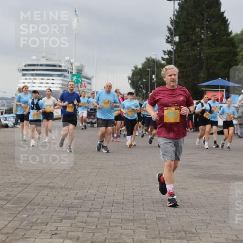 13.09.2026 - Kiel Lauf Andreas Tolksdorf http://msf.ph/oto/10414460 13.09.2026 10:05:25 Kiellinie 4, 10397, 21, 0975, 38, 4212, 10364, 667 meine-sportfotos.de