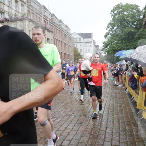 13.09.2026 - Kiel Lauf Yannick Fuchs http://msf.ph/oto/10414464 13.09.2026 10:46:16 Ziel 272, 1013, 2448, 2776, 3422, 4331, 4397, 4516, 5017, 5421, 7044, 7241, 7840, 7939, 8277, 8310, 9361, 10050, 10469, 10699, 11642, 12000, 12077, 12306, 12481, 123, 498, 499, 550, 665, 1015, 1030, 1065, 1229, 1374, 1484, 1537, 1582, 1725, 2421, 2563, 3608, 3781, 3807, 3844, 5072, 5205, 5278, 5348, 5510, 5515, 5564, 6385, 6436, 6980, 7073, 7503, 7772, 7889, 8203, 8403, 8442, 8551, 8561, 8655, 8731, 8816, 8881, 9207, 9375, 9715, 10050, 10809, 4499, 12466, 1229, 1537, 2563 meine-sportfotos.de