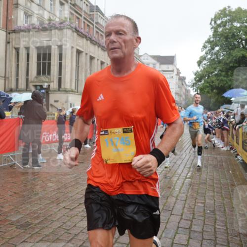 13.09.2026 - Kiel Lauf Yannick Fuchs http://msf.ph/oto/10414535 13.09.2026 10:46:21 Ziel 1013, 1913, 2448, 2776, 3422, 4331, 4397, 4516, 5017, 5421, 7044, 7840, 8277, 8310, 8520, 9361, 10469, 10699, 10836, 11232, 11642, 12000, 12077, 12306, 12481, 12743, 123, 272, 498, 499, 550, 665, 1030, 1374, 1582, 1725, 2421, 3781, 3844, 5348, 5510, 5515, 5564, 6385, 6436, 6980, 7073, 7241, 7772, 7889, 7939, 8403, 8551, 8561, 8655, 8816, 8881, 9207, 9375, 9715, 10050, 10809, 4499, 9875, 12466, 1229, 1537, 2563, 7889 meine-sportfotos.de