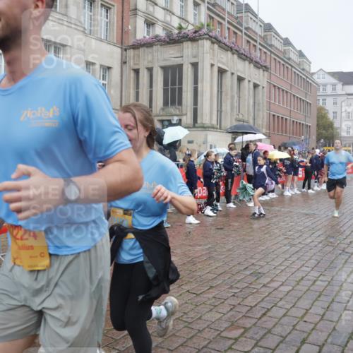 13.09.2026 - Kiel Lauf Yannick Fuchs http://msf.ph/oto/10414560 13.09.2026 10:46:23 Ziel 206, 1013, 1913, 2448, 2776, 3422, 4331, 4397, 4516, 5017, 5421, 7044, 7840, 8277, 8310, 8520, 9361, 9415, 10469, 10699, 10836, 11232, 11642, 12000, 12077, 12306, 12743, 123, 272, 498, 499, 550, 665, 1030, 1374, 1582, 1725, 2421, 3422, 3781, 3844, 5017, 5348, 5510, 5515, 5564, 6385, 6436, 6980, 7073, 7241, 7772, 7939, 8310, 8403, 8551, 8561, 8655, 8881, 9207, 9375, 9715, 10050, 10809, 4499, 9875, 12466, 1229, 1537, 2563, 7889 meine-sportfotos.de