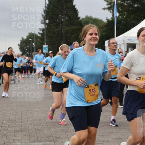13.09.2026 - Kiel Lauf Andreas Tolksdorf http://msf.ph/oto/10414587 13.09.2026 10:05:32 Kiellinie 1231, 38, 248, 38 meine-sportfotos.de