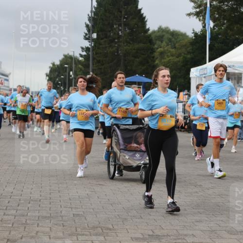 13.09.2026 - Kiel Lauf Andreas Tolksdorf http://msf.ph/oto/10414643 13.09.2026 10:05:39 Kiellinie 84, 1142, 11429, 38, 8517, 6341, 3401, 1601 meine-sportfotos.de