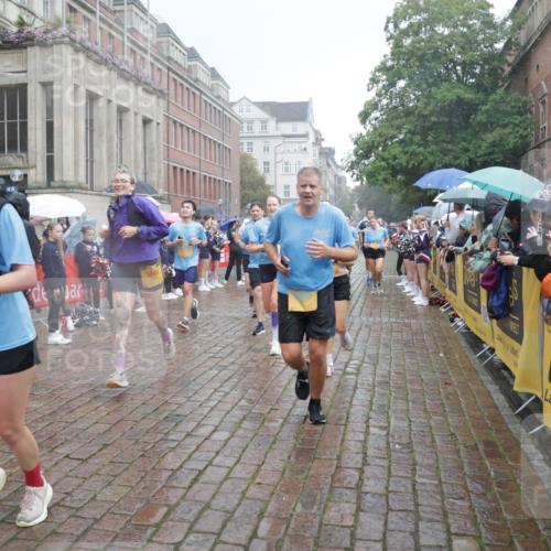 13.09.2026 - Kiel Lauf Yannick Fuchs http://msf.ph/oto/10414719 13.09.2026 10:46:33 Ziel 206, 972, 1325, 1430, 2027, 2037, 3117, 3677, 4242, 4499, 4763, 7061, 8678, 9415, 9844, 9875, 10758, 10836, 11742, 11825, 12307, 12466, 12704, 12743, 272, 498, 550, 665, 1013, 1030, 1374, 1582, 1913, 2448, 2776, 3422, 3781, 3844, 4331, 4397, 4516, 5017, 5348, 5421, 5510, 5515, 5564, 6385, 6436, 6980, 7044, 7073, 7241, 7772, 7840, 7939, 8277, 8310, 8403, 8520, 8551, 8561, 8881, 9207, 9361, 9375, 9715, 10050, 10469, 10699, 10809, 10836, 11232, 11642, 12000 meine-sportfotos.de
