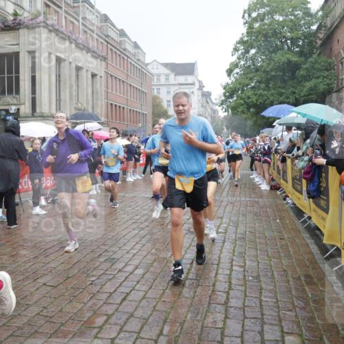 13.09.2026 - Kiel Lauf Yannick Fuchs http://msf.ph/oto/10414721 13.09.2026 10:46:33 Ziel 206, 972, 1325, 1430, 2027, 2037, 3117, 3677, 4242, 4499, 4763, 7061, 8678, 9415, 9844, 9875, 10758, 10836, 11742, 11825, 12307, 12466, 12704, 12743, 272, 498, 550, 665, 1013, 1030, 1374, 1582, 1913, 2448, 2776, 3422, 3781, 3844, 4331, 4397, 4516, 5017, 5348, 5421, 5510, 5515, 5564, 6385, 6436, 6980, 7044, 7073, 7241, 7772, 7840, 7939, 8277, 8310, 8403, 8520, 8551, 8561, 8881, 9207, 9361, 9375, 9715, 10050, 10469, 10699, 10809, 10836, 11232, 11642, 12000 meine-sportfotos.de