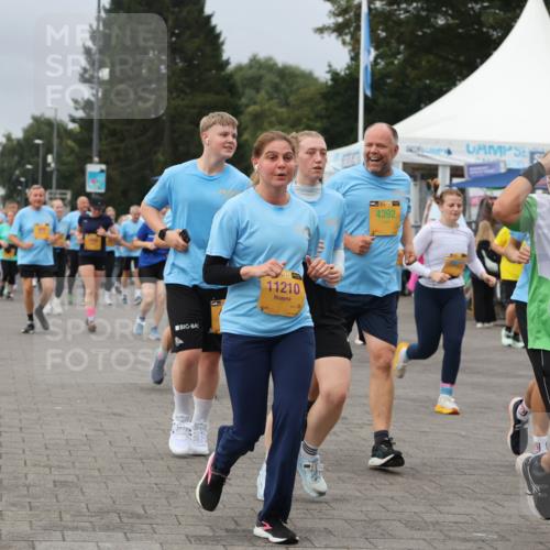 13.09.2026 - Kiel Lauf Andreas Tolksdorf http://msf.ph/oto/10414767 13.09.2026 10:05:47 Kiellinie 84, 38, 11210, 39, 4392, 38, 10130 meine-sportfotos.de