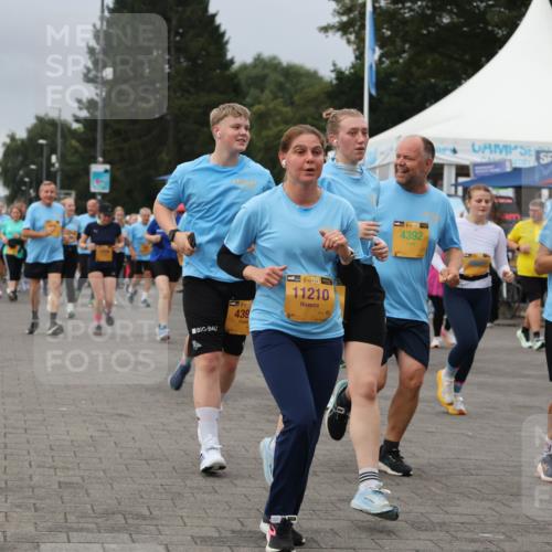 13.09.2026 - Kiel Lauf Andreas Tolksdorf http://msf.ph/oto/10414772 13.09.2026 10:05:47 Kiellinie 35, 439, 11210, 14, 39, 4392, 38, 10130 meine-sportfotos.de