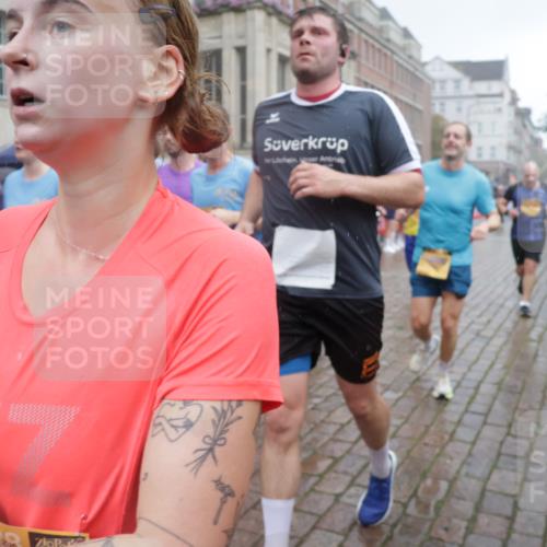 13.09.2026 - Kiel Lauf Yannick Fuchs http://msf.ph/oto/10414797 13.09.2026 10:46:38 Ziel 972, 1325, 1430, 2027, 2037, 2551, 2594, 3109, 3117, 3677, 4242, 4499, 4674, 4763, 5591, 5974, 6909, 7061, 8283, 8475, 8678, 8901, 9248, 9713, 9844, 9875, 10706, 10758, 10814, 11742, 11825, 12260, 12307, 12466, 12704, 206, 272, 498, 550, 1013, 1030, 1374, 1582, 1913, 2448, 2776, 3422, 4331, 4397, 4516, 5017, 5421, 5510, 5515, 6436, 6980, 7044, 7241, 7772, 7840, 7939, 8277, 8310, 8520, 8561, 9207, 9361, 9415, 9715, 10050, 10469, 10699, 10809, 10836, 11232, 11642, 12000 meine-sportfotos.de