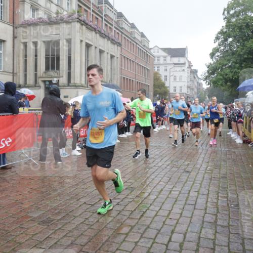 13.09.2026 - Kiel Lauf Yannick Fuchs http://msf.ph/oto/10414885 13.09.2026 10:46:45 Ziel 898, 1982, 2551, 2594, 2702, 3109, 3533, 3964, 4499, 4674, 5591, 5974, 6551, 6874, 6909, 8219, 8283, 8475, 8901, 9248, 9713, 9875, 10398, 10706, 10814, 11075, 12260, 12466, 206, 972, 1013, 1325, 1430, 1913, 2027, 2037, 2448, 2776, 3117, 3422, 3677, 4242, 4331, 4397, 4516, 4763, 5017, 5421, 7044, 7061, 7241, 7840, 8277, 8310, 8520, 8678, 9361, 9415, 9844, 10469, 10699, 10758, 10836, 11232, 11642, 12000, 12704, 85, 111 meine-sportfotos.de