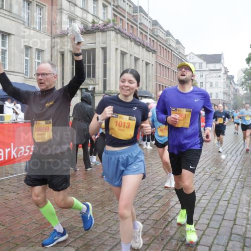 13.09.2026 - Kiel Lauf Yannick Fuchs http://msf.ph/oto/10414974 13.09.2026 10:46:50 Ziel 184, 189, 226, 898, 1982, 2551, 2576, 2594, 2702, 2728, 3533, 3878, 3964, 4674, 5449, 5591, 5974, 6551, 6874, 6909, 8219, 8283, 8475, 8901, 9248, 9474, 9713, 10088, 10144, 10305, 10398, 10706, 10814, 11075, 12260, 12693, 206, 972, 1013, 1325, 1430, 1913, 2027, 2037, 2594, 2776, 3109, 3117, 3677, 4242, 4331, 4397, 4499, 4516, 4763, 5421, 5591, 5974, 7044, 7061, 8277, 8520, 8678, 9361, 9415, 9844, 9875, 10469, 10699, 10758, 10836, 11232, 11642, 12000, 12704, 85, 111 meine-sportfotos.de