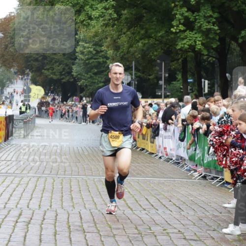 13.09.2026 - Kiel Lauf Yannick Fuchs http://msf.ph/oto/10415090 13.09.2026 09:35:27 Ziel 4589, 4638, 12832, 2761, 3168, 3766, 4361, 7414, 9380, 11719, 11904, 12484, 12832, 3168, 10461 meine-sportfotos.de