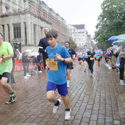 13.09.2026 - Kiel Lauf Yannick Fuchs http://msf.ph/oto/10415118 13.09.2026 10:47:03 Ziel 85, 111, 184, 189, 226, 404, 525, 816, 1169, 1563, 1674, 2576, 2728, 4014, 4147, 4894, 5089, 5424, 6742, 7040, 7089, 8238, 8364, 9044, 9048, 9200, 9453, 9474, 9675, 10088, 10144, 10197, 10305, 10657, 11343, 11441, 11730, 11773, 12584, 189, 898, 972, 1325, 1430, 1982, 2027, 2037, 2551, 2576, 2594, 2702, 3109, 3117, 3533, 3677, 3878, 3964, 4242, 4499, 4674, 4763, 5449, 5591, 5974, 6551, 6874, 6909, 7061, 8219, 8283, 8475, 8678, 8901, 9844, 9875, 10758, 12704, 116, 1913, 8520 meine-sportfotos.de