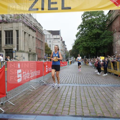 13.09.2026 - Kiel Lauf Yannick Fuchs http://msf.ph/oto/10415154 13.09.2026 09:36:08 Ziel 3056, 5662, 7782, 9610, 391, 9630, 12726, 4589 meine-sportfotos.de
