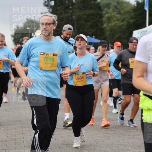 13.09.2026 - Kiel Lauf Andreas Tolksdorf http://msf.ph/oto/10415214 13.09.2026 10:06:17 Kiellinie 48, 28, 9363, 38, 7516, 38, 6908, 106, 9348, 73 meine-sportfotos.de