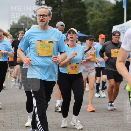 13.09.2026 - Kiel Lauf Andreas Tolksdorf http://msf.ph/oto/10415219 13.09.2026 10:06:17 Kiellinie 38, 2228, 9363, 38, 7516, 38, 6908, 10647, 10645, 4, 34, 9348 meine-sportfotos.de