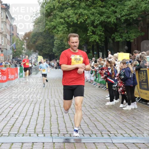 13.09.2026 - Kiel Lauf Yannick Fuchs http://msf.ph/oto/10415230 13.09.2026 09:36:32 Ziel 391, 3866, 7546, 9630, 12726, 3056, 5662, 2430, 9450, 7782, 9610 meine-sportfotos.de