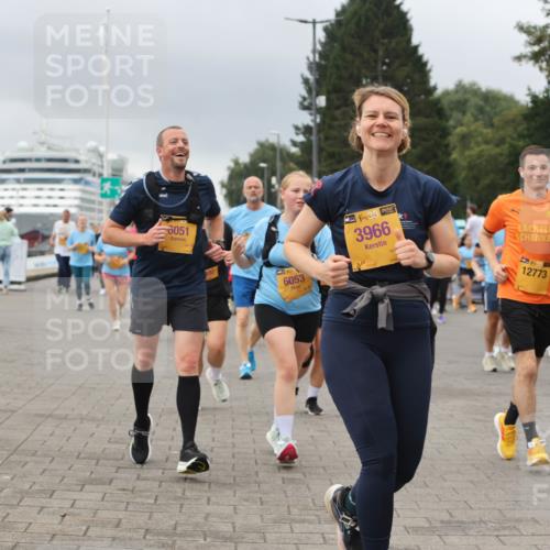 13.09.2026 - Kiel Lauf Andreas Tolksdorf http://msf.ph/oto/10415338 13.09.2026 10:06:23 Kiellinie 6051, 00, 6053, 438, 3966, 12773 meine-sportfotos.de