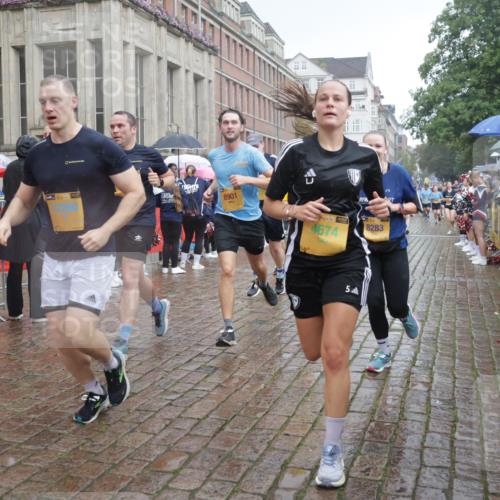 13.09.2026 - Kiel Lauf Yannick Fuchs http://msf.ph/oto/10415349 13.09.2026 10:47:16 Ziel 116, 821, 1107, 1367, 1803, 2000, 2185, 2429, 2713, 2947, 3064, 3136, 3183, 3463, 4150, 4380, 4773, 4789, 5089, 5195, 5505, 5649, 5914, 6142, 6981, 7288, 8238, 8707, 8741, 8839, 8953, 9536, 9645, 9646, 9989, 10340, 10508, 10718, 10949, 11560, 11561, 11730, 85, 111, 184, 189, 226, 404, 525, 816, 898, 1169, 1563, 1674, 1982, 2551, 2576, 2702, 2728, 3533, 3878, 3964, 4014, 4147, 4674, 4894, 5424, 5449, 6551, 6742, 6874, 6909, 8219, 8283, 8475, 8901, 365 meine-sportfotos.de