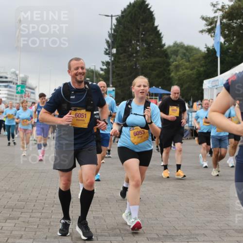 13.09.2026 - Kiel Lauf Andreas Tolksdorf http://msf.ph/oto/10415356 13.09.2026 10:06:24 Kiellinie 84, 1998, 6051, 6053, 5808, 3966 meine-sportfotos.de