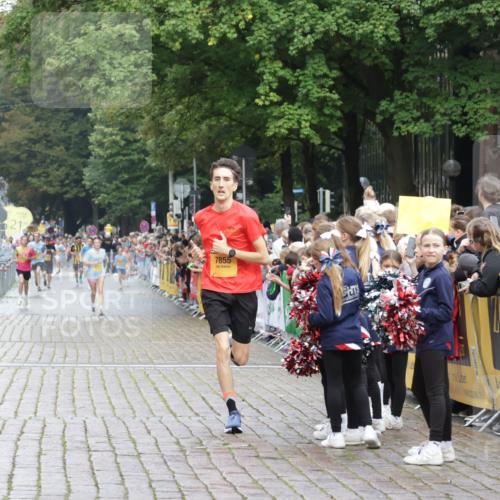 13.09.2026 - Kiel Lauf Yannick Fuchs http://msf.ph/oto/10415370 13.09.2026 09:37:04 Ziel 2455, 3900, 7855, 2430, 3866, 7546, 9450, 999, 2417, 3174, 3481, 4737, 8658, 9696, 391, 3866, 9630, 12726 meine-sportfotos.de