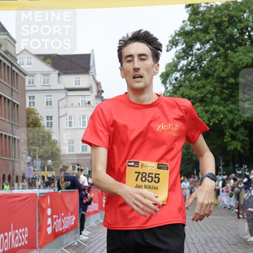 13.09.2026 - Kiel Lauf Yannick Fuchs http://msf.ph/oto/10415390 13.09.2026 09:37:08 Ziel 999, 2455, 3900, 7855, 2430, 7546, 9450, 2417, 3174, 3481, 4737, 5837, 8658, 8661, 9696, 12416, 391, 3866, 9630, 12726 meine-sportfotos.de