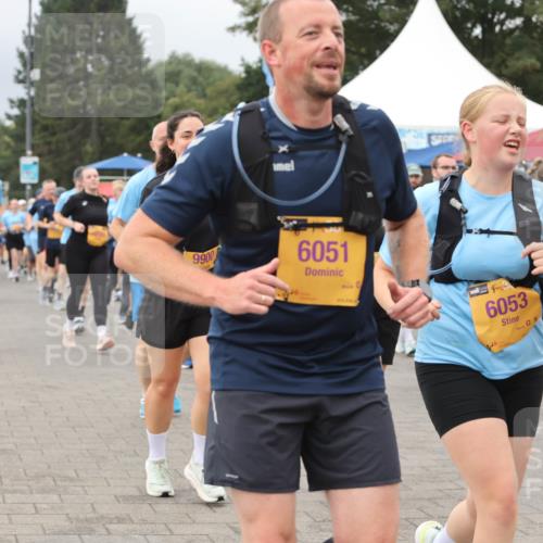 13.09.2026 - Kiel Lauf Andreas Tolksdorf http://msf.ph/oto/10415392 13.09.2026 10:06:26 Kiellinie 9900, 6051, 6053, 3120 meine-sportfotos.de
