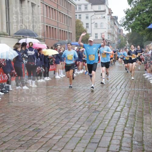 13.09.2026 - Kiel Lauf Yannick Fuchs http://msf.ph/oto/10415394 13.09.2026 10:47:19 Ziel 116, 821, 1107, 1280, 1367, 1803, 2000, 2183, 2185, 2429, 2713, 2947, 3064, 3136, 3183, 3463, 4150, 4380, 4450, 4773, 4789, 5195, 5505, 5649, 5914, 6142, 6981, 7288, 8707, 8741, 8839, 8953, 9312, 9536, 9645, 9646, 9989, 10340, 10508, 10668, 10718, 10949, 11560, 11561, 12596, 85, 111, 184, 189, 226, 404, 525, 816, 898, 1169, 1563, 1674, 1982, 2576, 2702, 2728, 3533, 3878, 3964, 4014, 4147, 4894, 5089, 5424, 5449, 5914, 6551, 6742, 6874, 8219, 365 meine-sportfotos.de