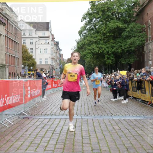 13.09.2026 - Kiel Lauf Yannick Fuchs http://msf.ph/oto/10415427 13.09.2026 09:37:15 Ziel 999, 3174, 3481, 4737, 7855, 8658, 2455, 3900, 7855, 9450, 2417, 5837, 7050, 7827, 8661, 9696, 10220, 10656, 10778, 12416, 2430, 7546, 9450 meine-sportfotos.de
