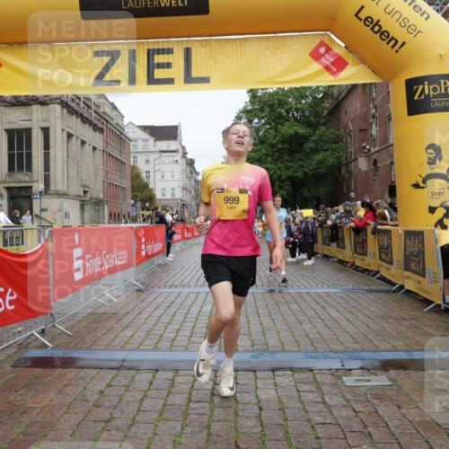 13.09.2026 - Kiel Lauf Yannick Fuchs http://msf.ph/oto/10415450 13.09.2026 09:37:16 Ziel 999, 3174, 3481, 4737, 8658, 9696, 2455, 3900, 7855, 2417, 5837, 7050, 7827, 8661, 10220, 10656, 10778, 12416, 2430, 7546, 9450 meine-sportfotos.de
