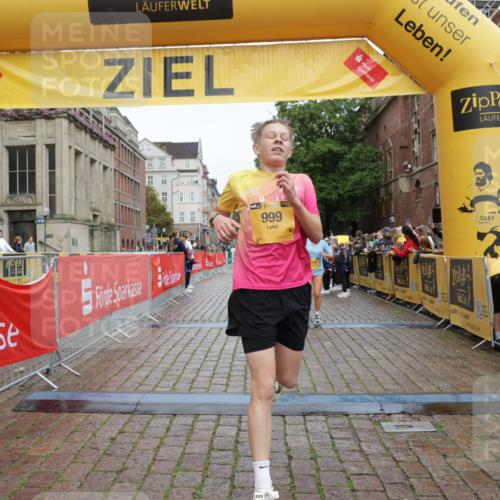 13.09.2026 - Kiel Lauf Yannick Fuchs http://msf.ph/oto/10415454 13.09.2026 09:37:16 Ziel 999, 3174, 3481, 4737, 8658, 9696, 2455, 3900, 7855, 2417, 5837, 7050, 7827, 8661, 10220, 10656, 10778, 12416, 2430, 7546, 9450 meine-sportfotos.de