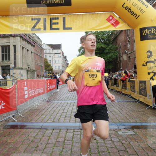 13.09.2026 - Kiel Lauf Yannick Fuchs http://msf.ph/oto/10415456 13.09.2026 09:37:16 Ziel 999, 3174, 3481, 4737, 8658, 9696, 2455, 3900, 7855, 2417, 5837, 7050, 7827, 8661, 10220, 10656, 10778, 12416, 2430, 7546, 9450 meine-sportfotos.de