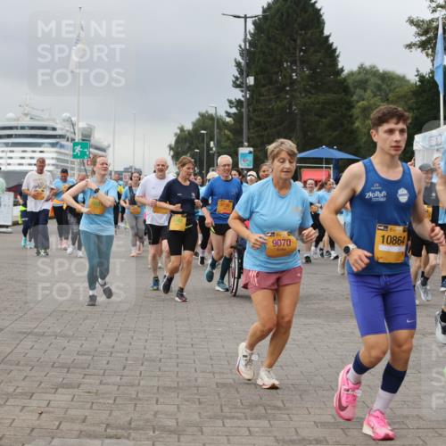 13.09.2026 - Kiel Lauf Andreas Tolksdorf http://msf.ph/oto/10415488 13.09.2026 10:06:29 Kiellinie 5138, 9070, 39, 10864, 7091, 053 meine-sportfotos.de