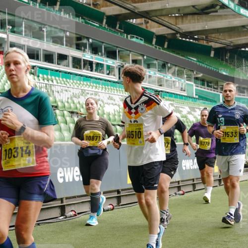13.09.2026 - 21. swb-Marathon Bremen Michael Burmester http://msf.ph/oto/10415513 13.09.2026 10:41:41 Laufen im Stadion 10148, 10155, 10163, 10213, 10247, 10313, 10321, 10354, 10395, 10396, 10399, 10406, 10414, 10417, 10419, 10422, 10424, 10435, 10455, 10461, 10462, 10483, 10490, 10519, 10527, 10545, 10546, 10547, 10582, 10586, 10611, 10644, 10665, 10694, 10705, 10706, 10719, 10722, 10766, 10768, 10776, 10804, 10854, 10859, 10889, 10909, 10963, 10977, 11027, 11043, 11048, 11084, 11085, 11090, 11097, 11098, 11140, 11192 meine-sportfotos.de