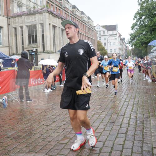 13.09.2026 - Kiel Lauf Yannick Fuchs http://msf.ph/oto/10415529 13.09.2026 10:47:31 Ziel 365, 917, 1280, 1944, 2183, 3064, 3136, 3306, 3512, 3565, 3745, 4070, 4077, 4149, 4187, 4450, 4531, 5239, 5573, 5980, 6005, 6235, 6792, 6940, 6981, 7632, 8058, 8309, 8741, 9104, 9114, 9312, 9946, 9959, 10115, 10668, 10720, 11271, 11382, 12377, 12596, 85, 111, 116, 404, 525, 816, 821, 1107, 1169, 1367, 1563, 1674, 1803, 2000, 2185, 2429, 2713, 2947, 3064, 3136, 3183, 3463, 4014, 4147, 4150, 4380, 4773, 4789, 4894, 5089, 5195, 5424, 5505, 5649, 5914, 6142, 6742, 6981, 7288 meine-sportfotos.de