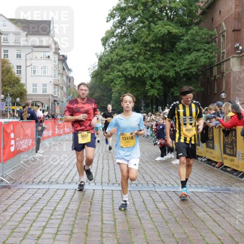 13.09.2026 - Kiel Lauf Yannick Fuchs http://msf.ph/oto/10415547 13.09.2026 09:37:28 Ziel 2417, 3481, 4737, 5837, 7050, 8658, 8661, 9696, 10220, 10778, 12416, 999, 2455, 3174, 3481, 3900, 7855, 8658, 2057, 2720, 4252, 4790, 7827, 9518, 10656 meine-sportfotos.de
