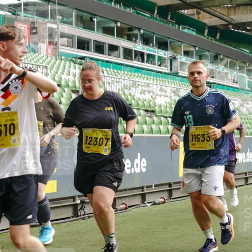 13.09.2026 - 21. swb-Marathon Bremen Michael Burmester http://msf.ph/oto/10415571 13.09.2026 10:41:42 Laufen im Stadion 10148, 10155, 10163, 10213, 10247, 10313, 10321, 10354, 10395, 10396, 10399, 10406, 10414, 10417, 10419, 10422, 10424, 10435, 10455, 10461, 10462, 10483, 10490, 10519, 10527, 10545, 10546, 10547, 10582, 10586, 10611, 10644, 10665, 10694, 10705, 10706, 10719, 10722, 10766, 10768, 10776, 10804, 10854, 10859, 10889, 10909, 10963, 10977, 11027, 11043, 11048, 11084, 11085, 11090, 11097, 11098, 11140, 11192 meine-sportfotos.de