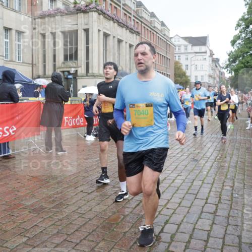 13.09.2026 - Kiel Lauf Yannick Fuchs http://msf.ph/oto/10415575 13.09.2026 10:47:34 Ziel 335, 365, 917, 1944, 3306, 3512, 3565, 3745, 4070, 4077, 4096, 4149, 4187, 4450, 4531, 5239, 5573, 5787, 5980, 6005, 6235, 6792, 6940, 6946, 6978, 7632, 8058, 8309, 9104, 9114, 9643, 9946, 9959, 10115, 10720, 11271, 11382, 12377, 12498, 85, 111, 116, 525, 816, 821, 1107, 1280, 1367, 1563, 1674, 1803, 2000, 2183, 2185, 2429, 2713, 2947, 3064, 3136, 3183, 3463, 4150, 4380, 4450, 4773, 4789, 4894, 5089, 5195, 5424, 5505, 5649, 5914, 6142, 6742, 6981, 7288, 85 meine-sportfotos.de