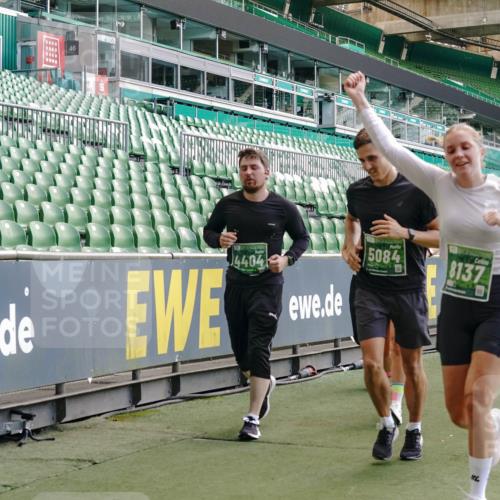 13.09.2026 - 21. swb-Marathon Bremen Michael Burmester http://msf.ph/oto/10415597 13.09.2026 13:19:22 Laufen im Stadion 333, 404, 464, 486, 512, 546, 732, 753, 837, 921, 938, 1066, 1156, 1431, 1506, 1756, 1765, 1815, 1844, 1868, 1916, 2028, 2056, 2123, 2137, 2224, 2240, 2294, 2315, 2357, 2358, 2453, 2533, 2557, 2563, 2614, 2622, 2626, 2689, 2694, 2702, 2703, 2722, 2756, 2786, 2843, 2845, 2849, 2857, 2879, 2880, 2893, 2944, 2983, 2999, 3031, 3046, 3059, 3072, 3096, 3100, 3116, 3146, 3189, 3198, 3210, 3243, 3263, 3285, 3287, 3310, 3315, 3476, 3537, 3619, 3633, 3740, 3879, 4478 meine-sportfotos.de
