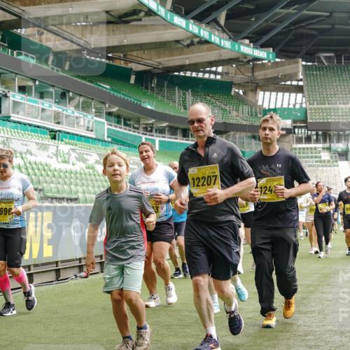 13.09.2026 - 21. swb-Marathon Bremen Michael Burmester http://msf.ph/oto/10415642 13.09.2026 10:41:45 Laufen im Stadion 10148, 10155, 10163, 10213, 10247, 10313, 10321, 10330, 10354, 10395, 10396, 10399, 10406, 10414, 10417, 10419, 10422, 10424, 10435, 10455, 10461, 10462, 10483, 10490, 10519, 10527, 10545, 10546, 10547, 10582, 10586, 10611, 10644, 10665, 10694, 10705, 10706, 10719, 10722, 10766, 10768, 10776, 10804, 10854, 10859, 10889, 10909, 10963, 10977, 11026, 11027, 11041, 11043, 11048, 11078, 11084, 11085, 11090, 11097, 11098, 11140, 11192 meine-sportfotos.de