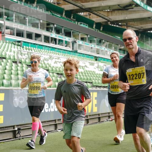 13.09.2026 - 21. swb-Marathon Bremen Michael Burmester http://msf.ph/oto/10415666 13.09.2026 10:41:46 Laufen im Stadion 10148, 10155, 10163, 10247, 10313, 10321, 10330, 10354, 10395, 10396, 10399, 10406, 10414, 10417, 10419, 10422, 10424, 10435, 10455, 10461, 10462, 10483, 10490, 10519, 10527, 10545, 10546, 10547, 10582, 10586, 10611, 10644, 10665, 10694, 10705, 10706, 10719, 10722, 10752, 10766, 10768, 10776, 10804, 10854, 10859, 10889, 10909, 10963, 10977, 11026, 11027, 11041, 11043, 11048, 11078, 11084, 11085, 11090, 11097, 11098, 11140, 11192 meine-sportfotos.de
