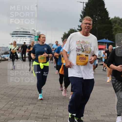 13.09.2026 - Kiel Lauf Andreas Tolksdorf http://msf.ph/oto/10415716 13.09.2026 10:06:38 Kiellinie 4899, 2050, 52, 38, 8630 meine-sportfotos.de